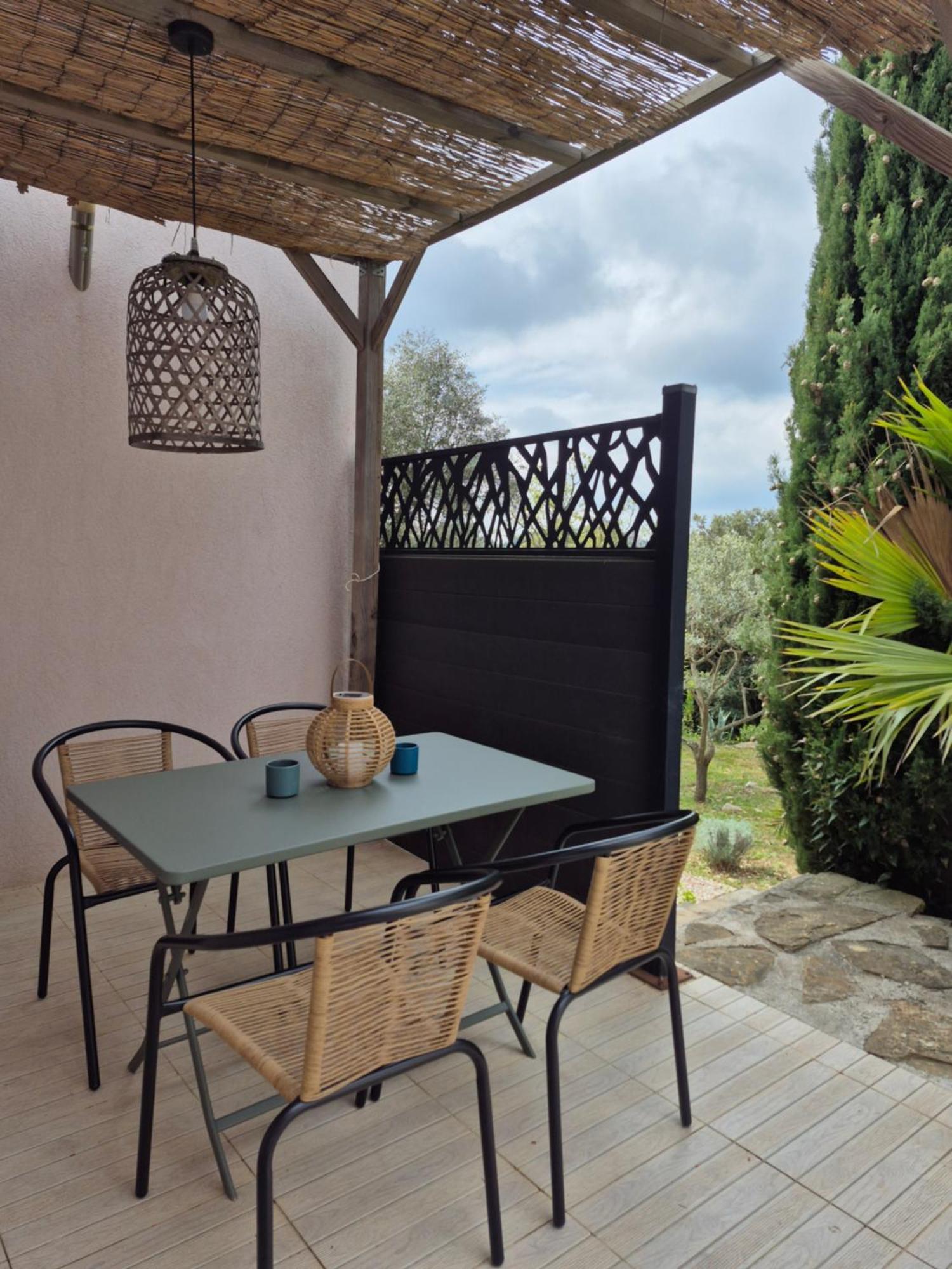 Bastide Cigaline Villa เลอโบสเซต์ ภายนอก รูปภาพ